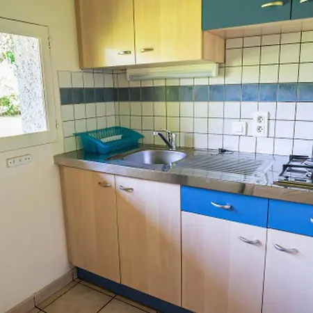 مكان تخييم Charmant, Animaux Admis - 5 Pers. - Api-1-52-2357